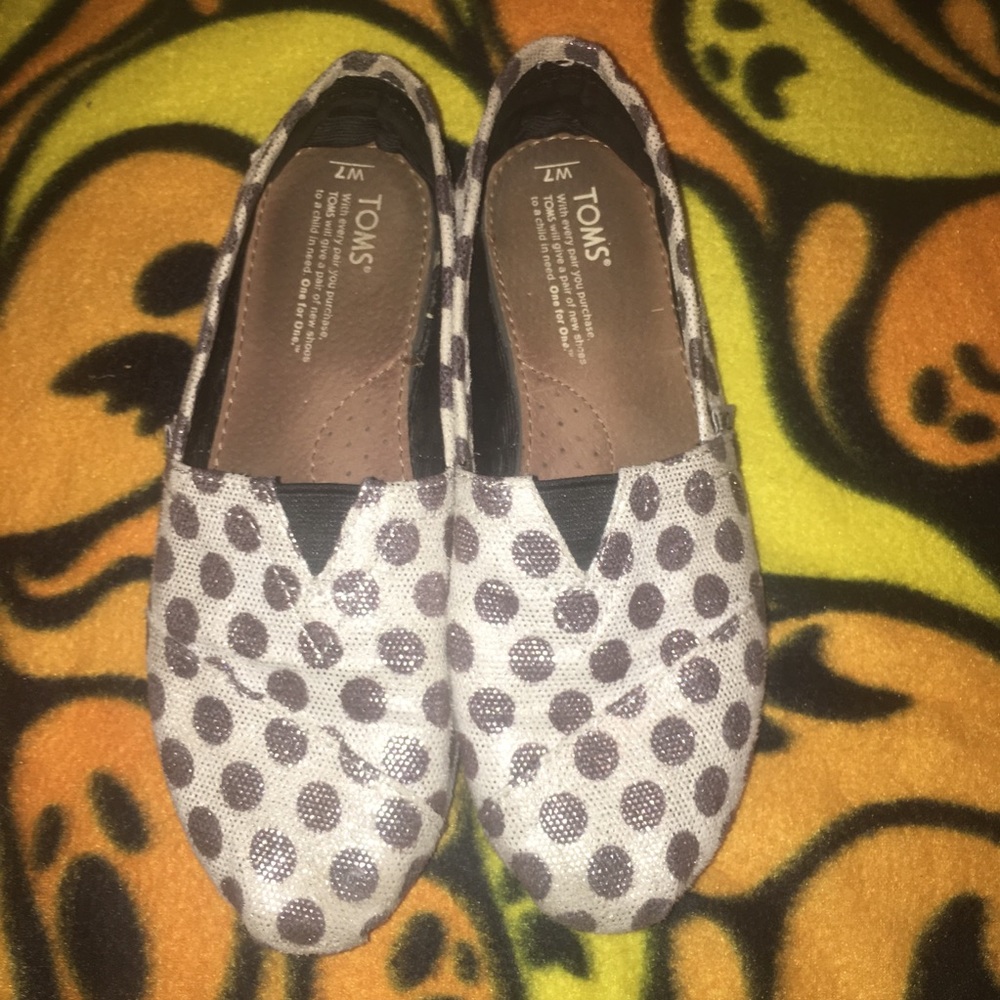 ✨ TOMs Polka Dot Shimmer Slip Ons